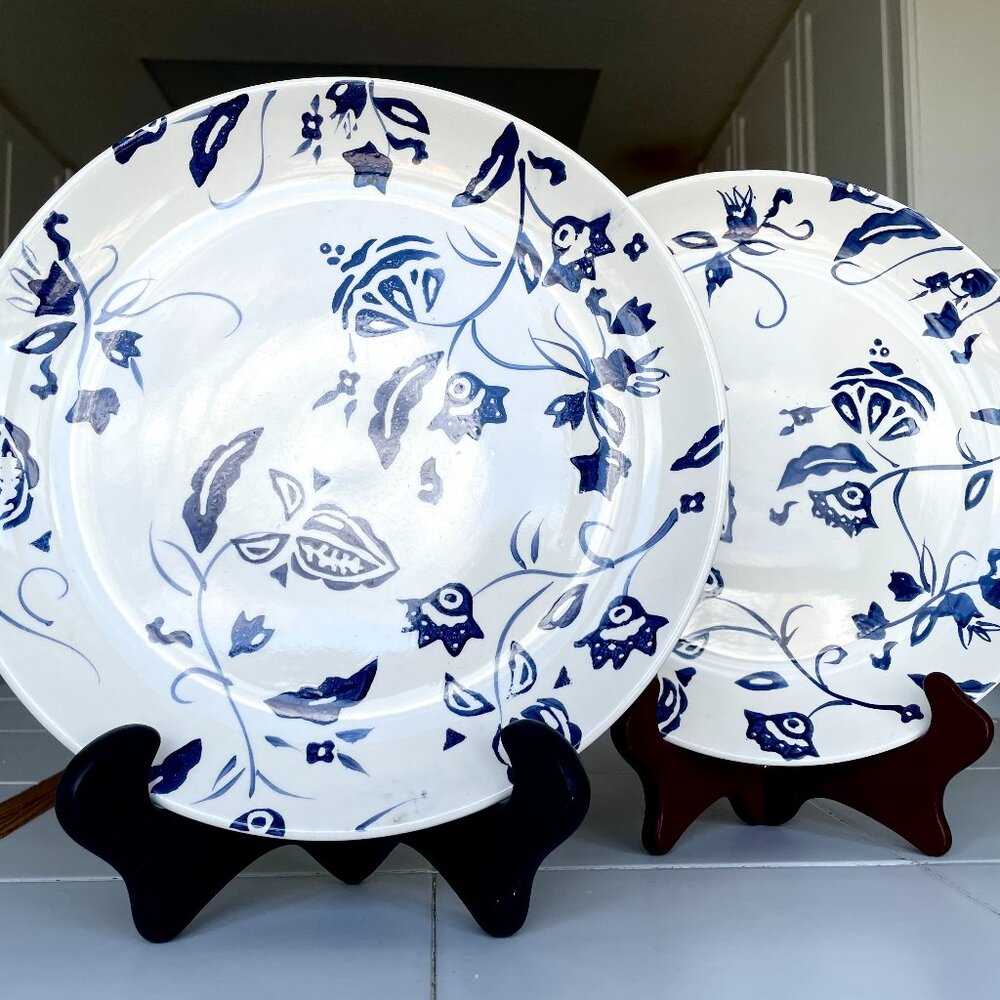 2X DT Earthenware plates 11"